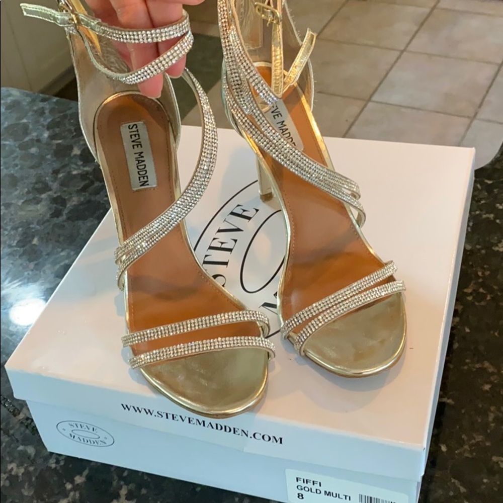 Heels - Picture 3 of 4